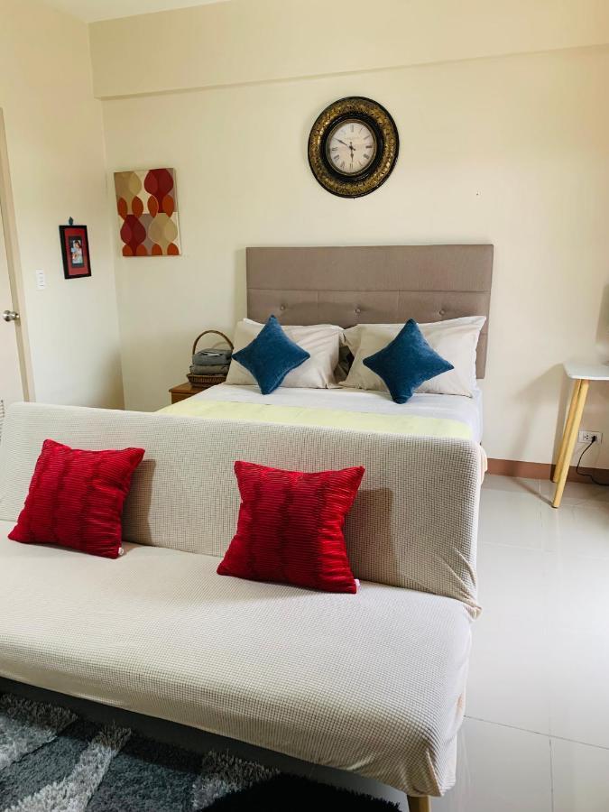 One Palm Tree Villas Condominium - Studio 2Nd Fl With Balcony - Across Terminal 3 Airport Pasay Dış mekan fotoğraf
