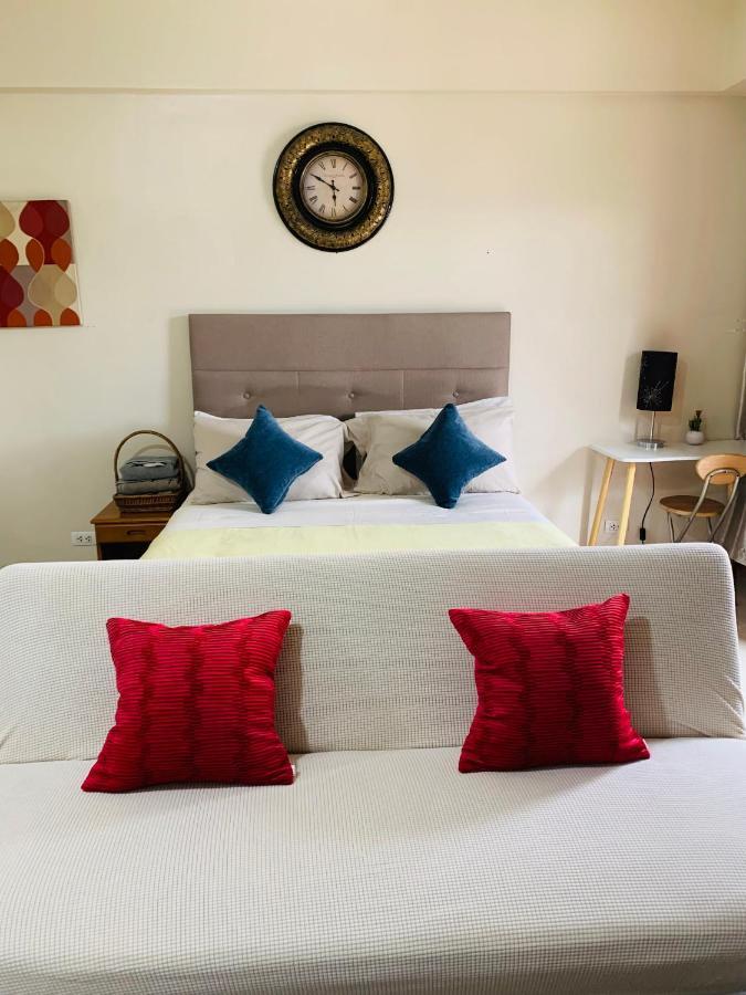 One Palm Tree Villas Condominium - Studio 2Nd Fl With Balcony - Across Terminal 3 Airport Pasay Dış mekan fotoğraf