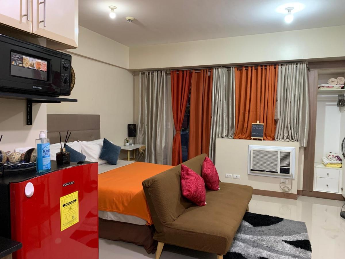 One Palm Tree Villas Condominium - Studio 2Nd Fl With Balcony - Across Terminal 3 Airport Pasay Dış mekan fotoğraf