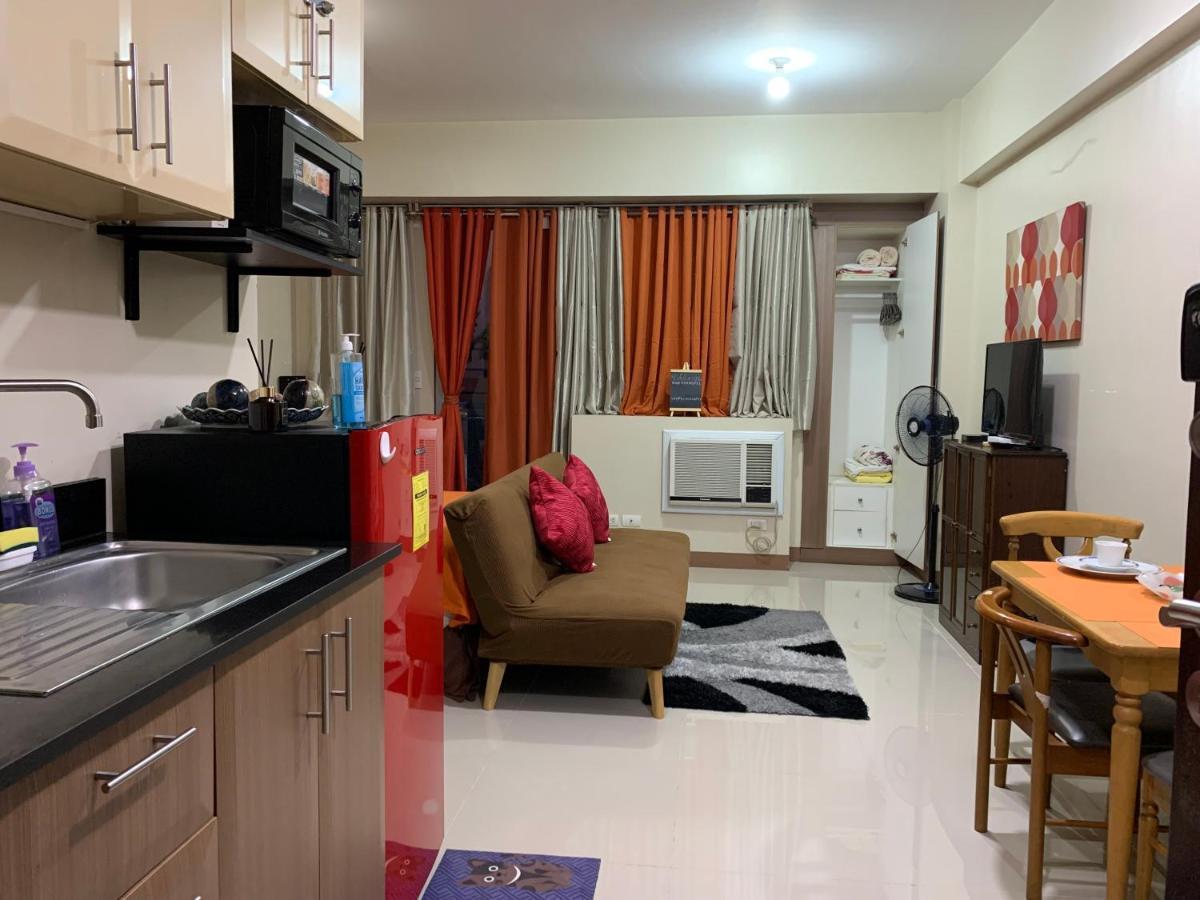 One Palm Tree Villas Condominium - Studio 2Nd Fl With Balcony - Across Terminal 3 Airport Pasay Dış mekan fotoğraf