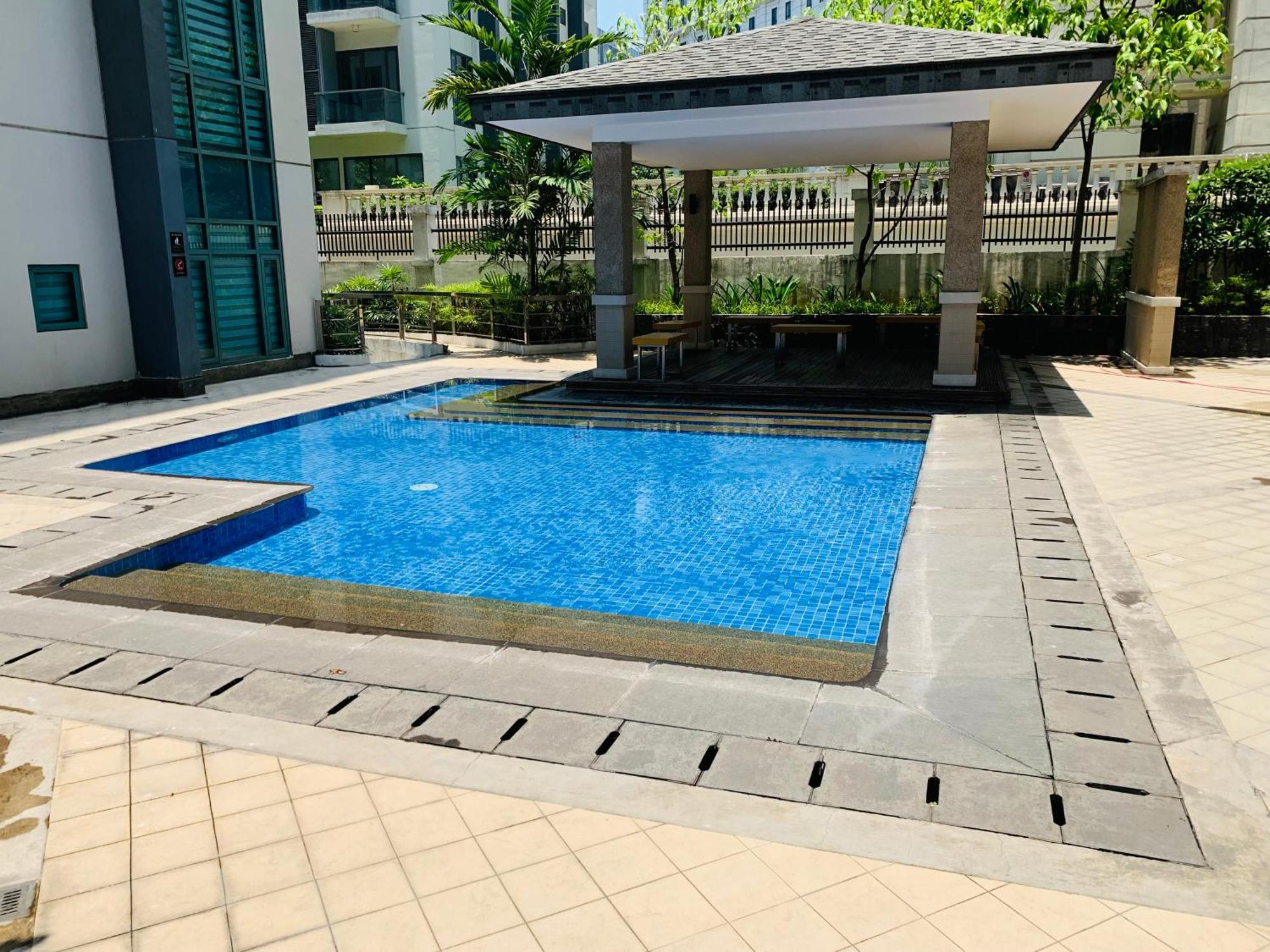 One Palm Tree Villas Condominium - Studio 2Nd Fl With Balcony - Across Terminal 3 Airport Pasay Dış mekan fotoğraf