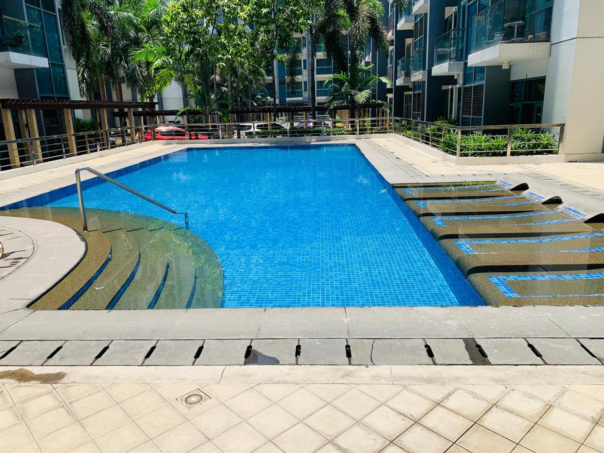 One Palm Tree Villas Condominium - Studio 2Nd Fl With Balcony - Across Terminal 3 Airport Pasay Dış mekan fotoğraf