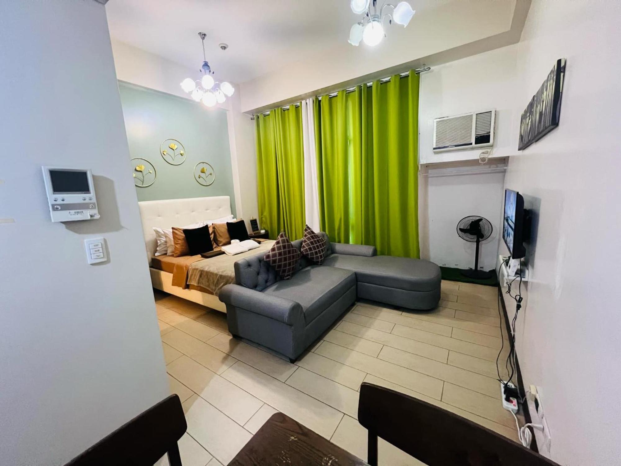 One Palm Tree Villas Condominium - Studio 2Nd Fl With Balcony - Across Terminal 3 Airport Pasay Dış mekan fotoğraf
